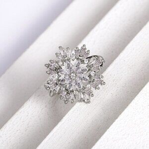 💞Sweet Snowflake Zircon Lovely Dainty Flower Rings For Women, MARR9046